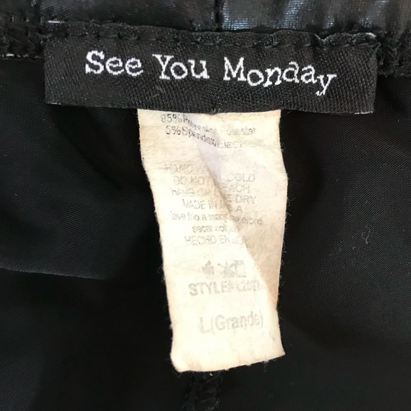 Faux Leather Leggings - Picture 4 of 4